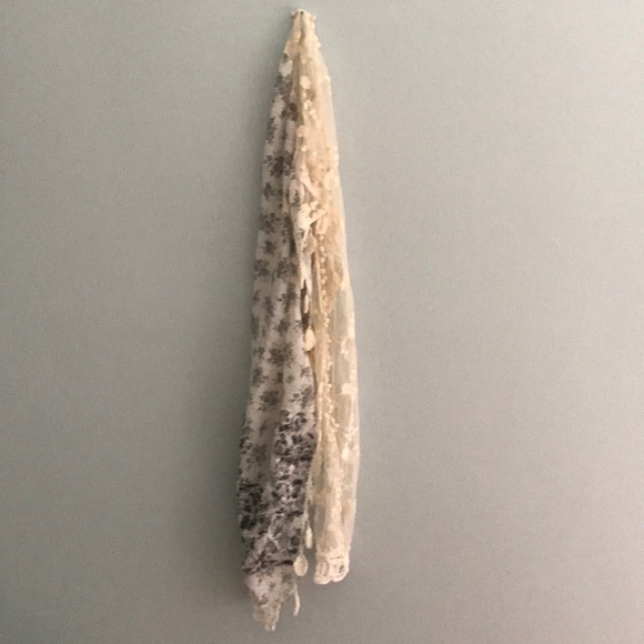 French Provincial Chic Scarf - Picture 5 of 5